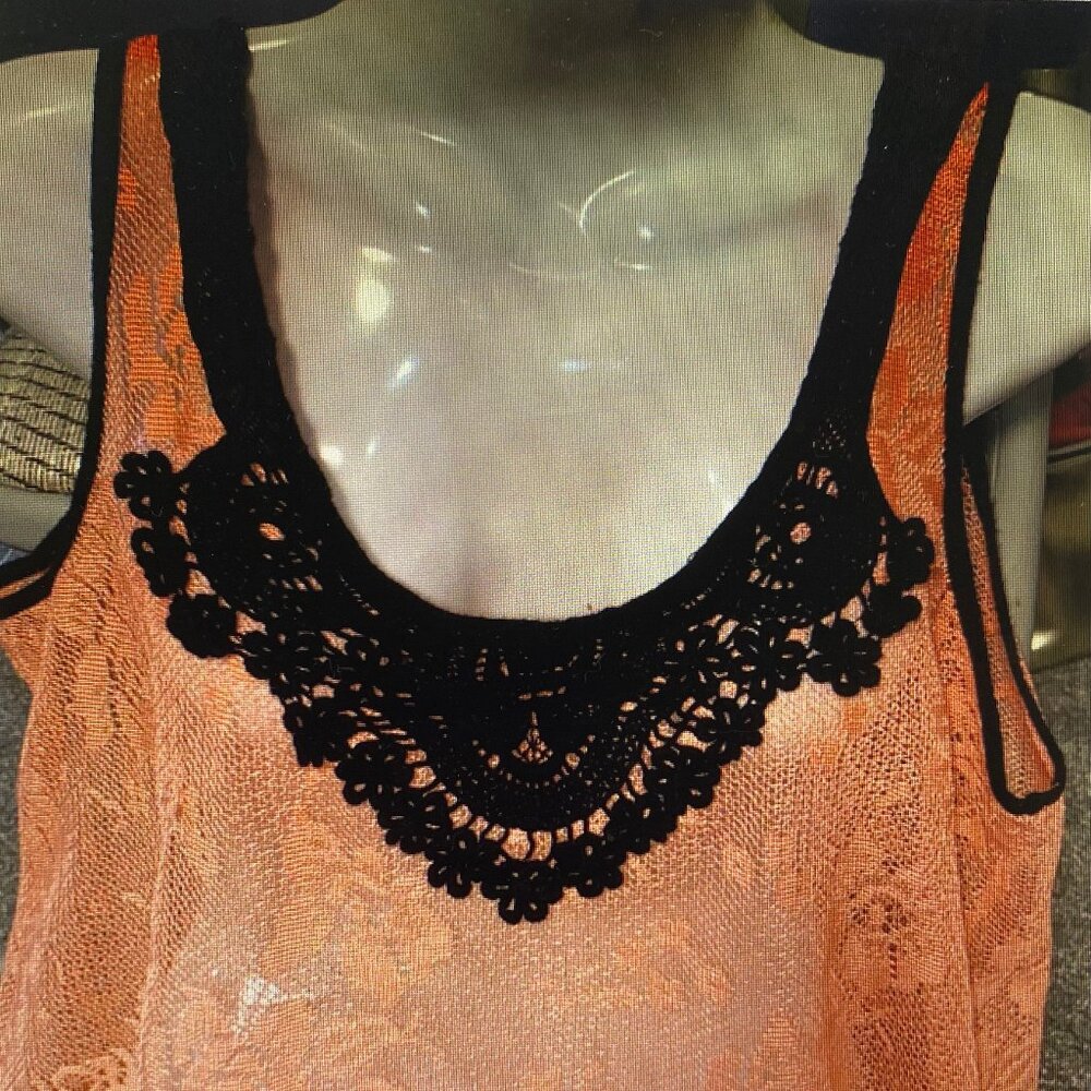 BUCKLE Daytrip Women's Medium Black Floral Print Tank Top Lace Back Buttons